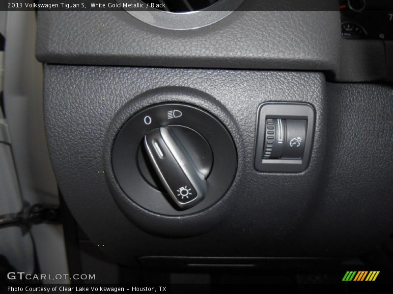 White Gold Metallic / Black 2013 Volkswagen Tiguan S