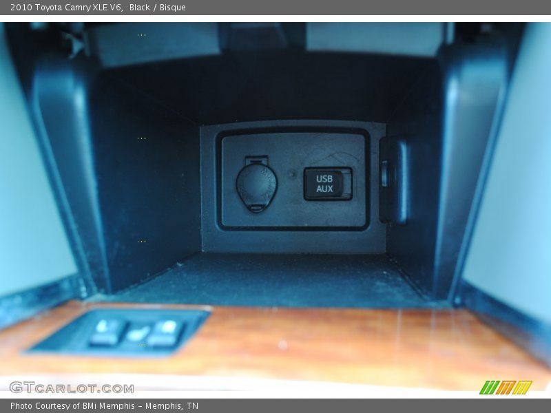 Black / Bisque 2010 Toyota Camry XLE V6