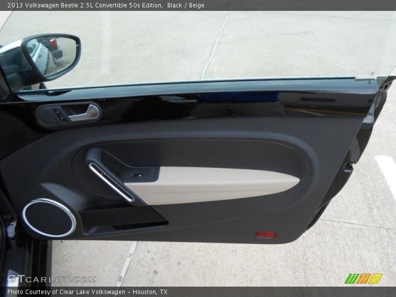 Door Panel of 2013 Beetle 2.5L Convertible 50s Edition