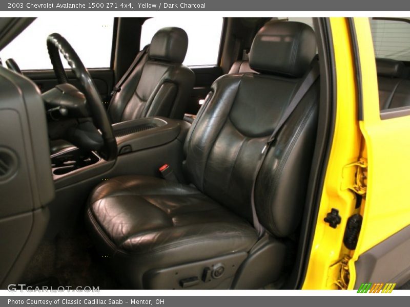 Front Seat of 2003 Avalanche 1500 Z71 4x4
