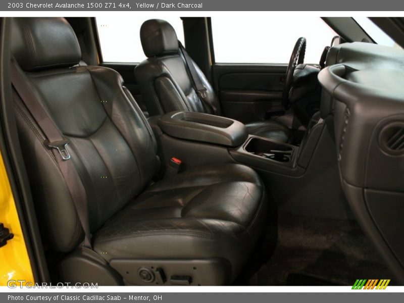 Front Seat of 2003 Avalanche 1500 Z71 4x4