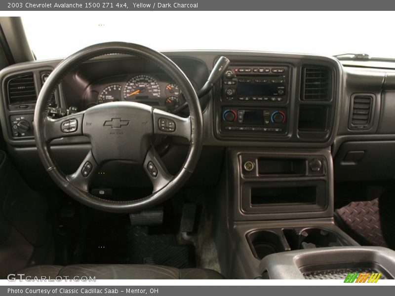 Dashboard of 2003 Avalanche 1500 Z71 4x4