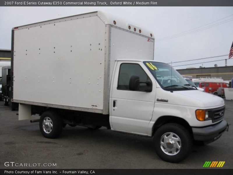 Oxford White / Medium Flint 2007 Ford E Series Cutaway E350 Commercial Moving Truck