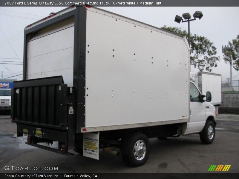 Oxford White / Medium Flint 2007 Ford E Series Cutaway E350 Commercial Moving Truck