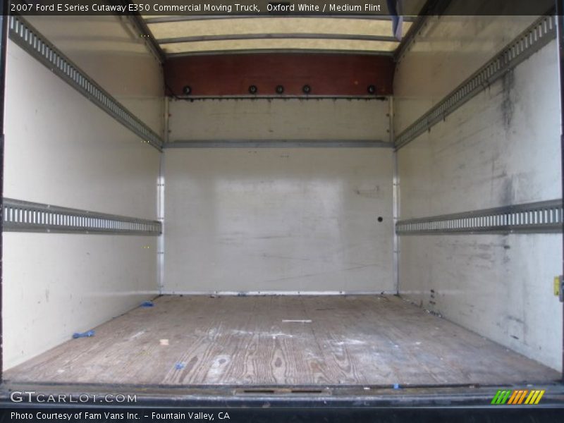  2007 E Series Cutaway E350 Commercial Moving Truck Trunk