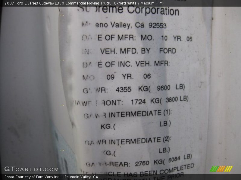 Oxford White / Medium Flint 2007 Ford E Series Cutaway E350 Commercial Moving Truck