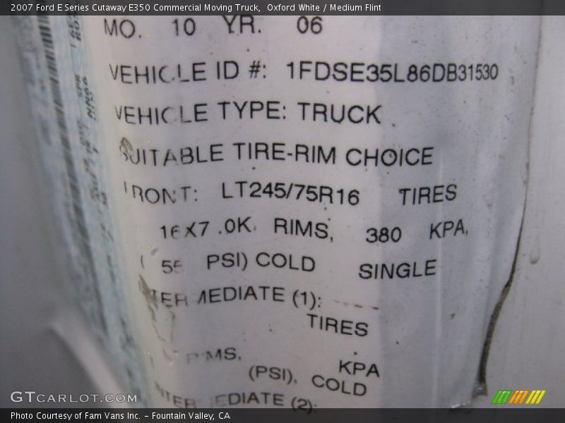 Oxford White / Medium Flint 2007 Ford E Series Cutaway E350 Commercial Moving Truck
