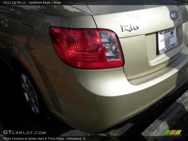 Cashmere Beige / Beige 2011 Kia Rio LX