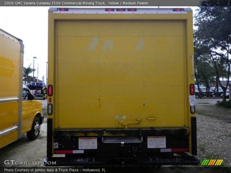 Yellow / Medium Pewter 2009 GMC Savana Cutaway 3500 Commercial Moving Truck
