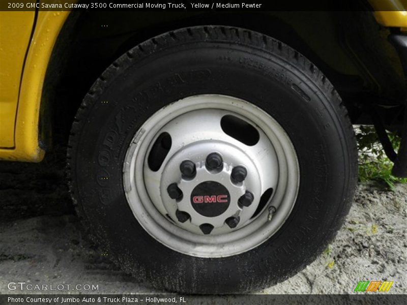  2009 Savana Cutaway 3500 Commercial Moving Truck Wheel