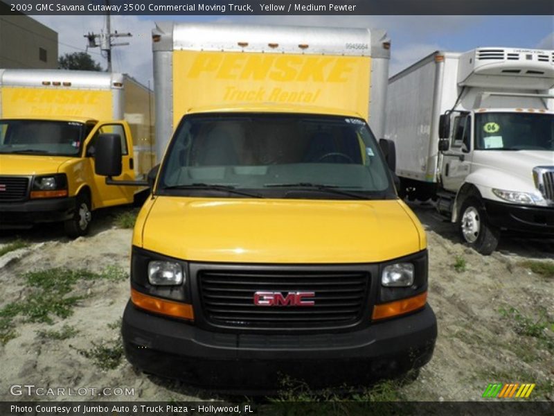 Yellow / Medium Pewter 2009 GMC Savana Cutaway 3500 Commercial Moving Truck