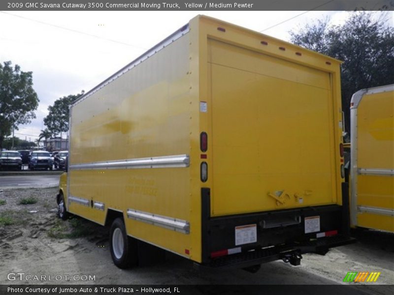 Yellow / Medium Pewter 2009 GMC Savana Cutaway 3500 Commercial Moving Truck
