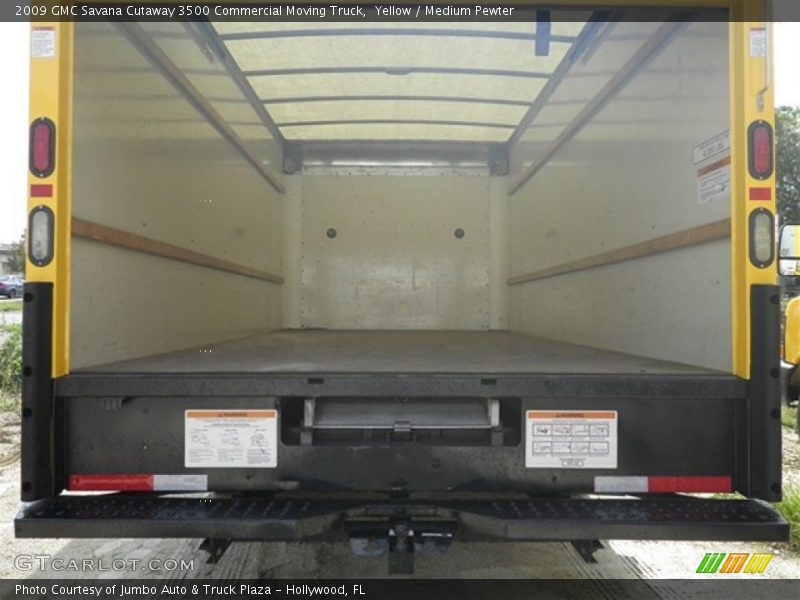 Yellow / Medium Pewter 2009 GMC Savana Cutaway 3500 Commercial Moving Truck