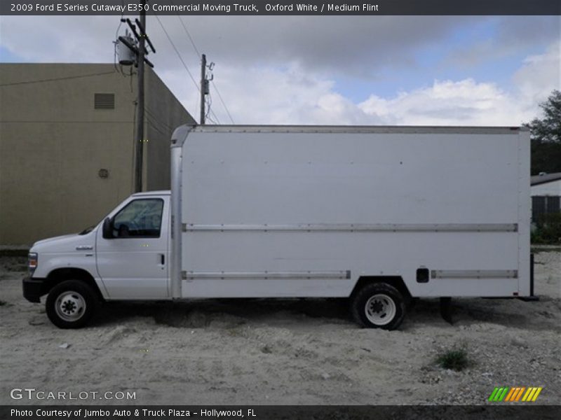 Oxford White / Medium Flint 2009 Ford E Series Cutaway E350 Commercial Moving Truck