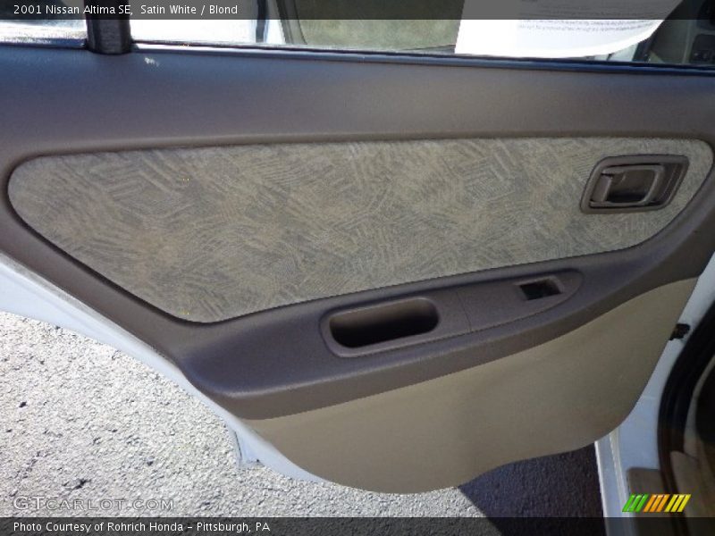 Satin White / Blond 2001 Nissan Altima SE
