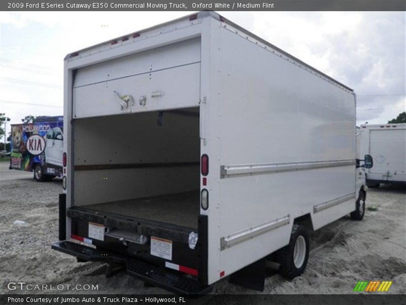Oxford White / Medium Flint 2009 Ford E Series Cutaway E350 Commercial Moving Truck