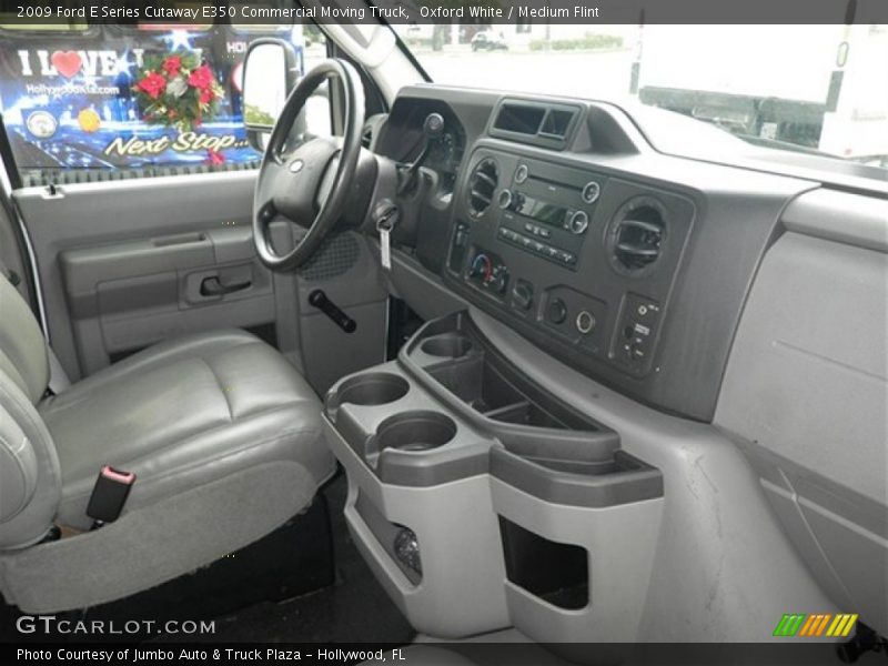 Oxford White / Medium Flint 2009 Ford E Series Cutaway E350 Commercial Moving Truck