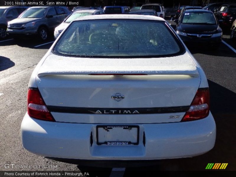Satin White / Blond 2001 Nissan Altima SE