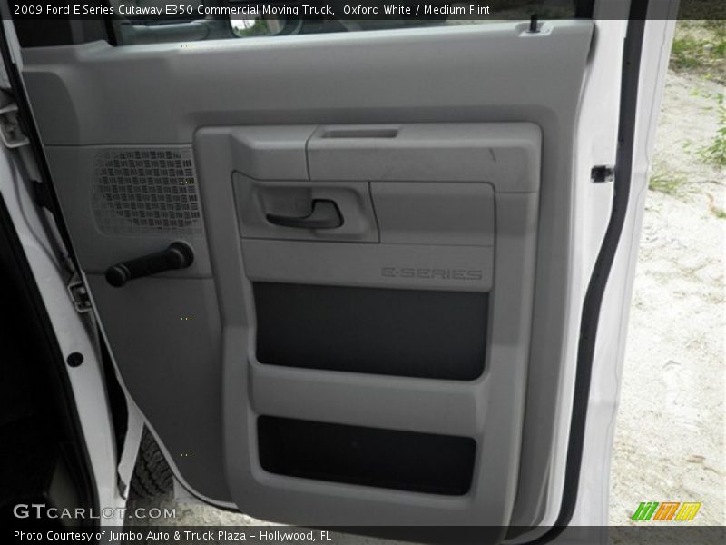 Oxford White / Medium Flint 2009 Ford E Series Cutaway E350 Commercial Moving Truck