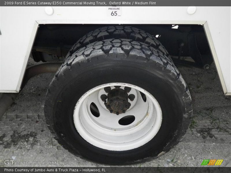 Oxford White / Medium Flint 2009 Ford E Series Cutaway E350 Commercial Moving Truck