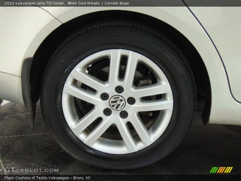 White Gold Metallic / Cornsilk Beige 2010 Volkswagen Jetta TDI Sedan