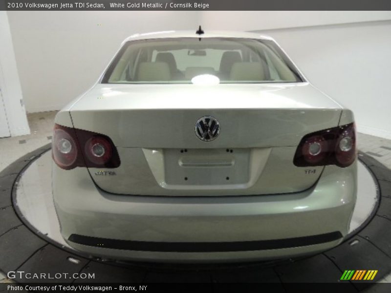 White Gold Metallic / Cornsilk Beige 2010 Volkswagen Jetta TDI Sedan