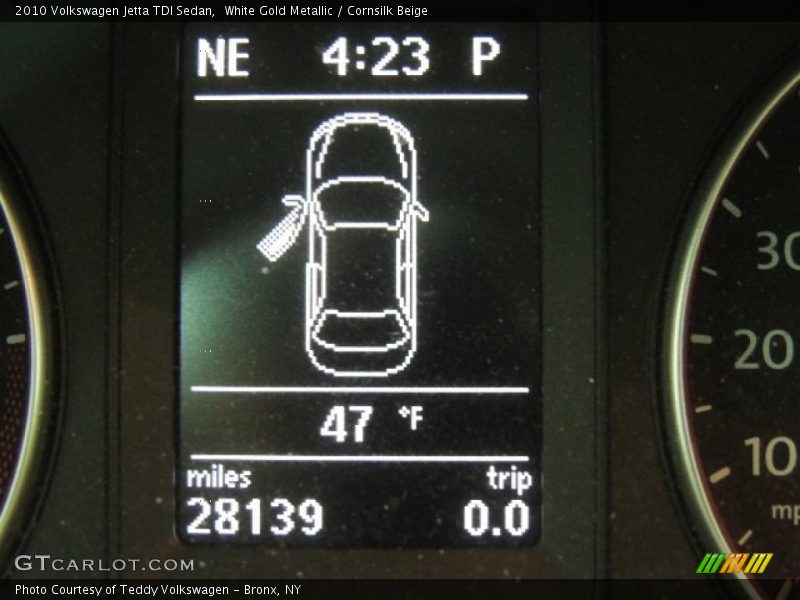 White Gold Metallic / Cornsilk Beige 2010 Volkswagen Jetta TDI Sedan