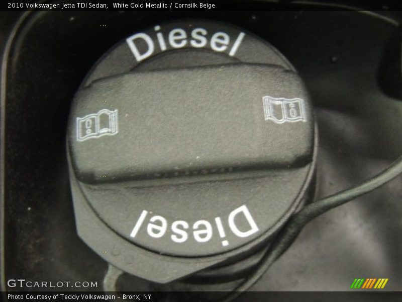 White Gold Metallic / Cornsilk Beige 2010 Volkswagen Jetta TDI Sedan