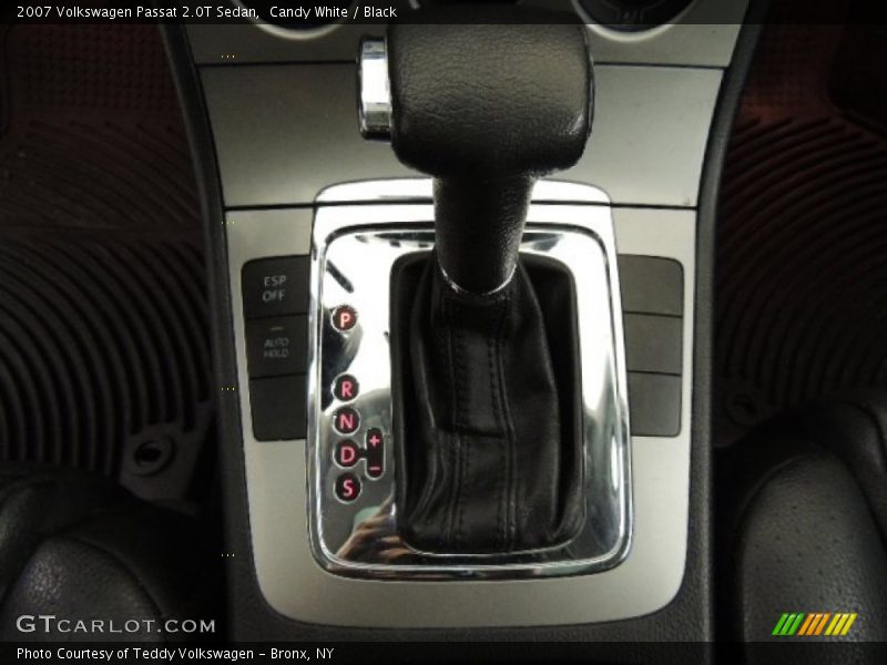 Candy White / Black 2007 Volkswagen Passat 2.0T Sedan