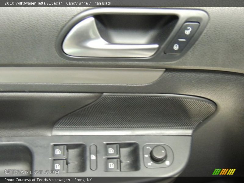 Candy White / Titan Black 2010 Volkswagen Jetta SE Sedan