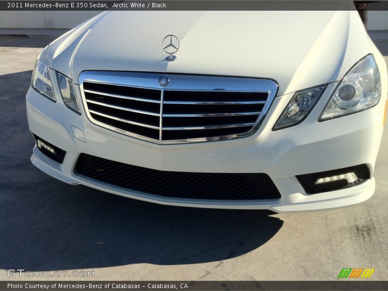 Arctic White / Black 2011 Mercedes-Benz E 350 Sedan