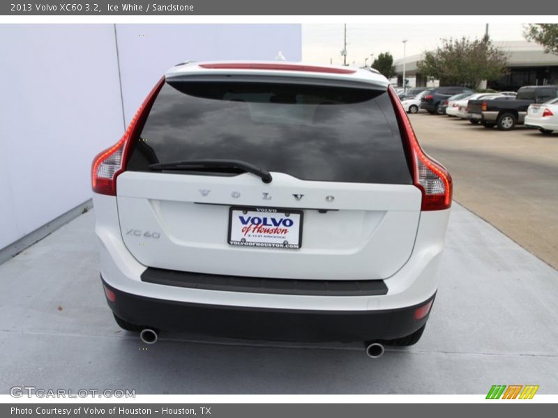 Ice White / Sandstone 2013 Volvo XC60 3.2