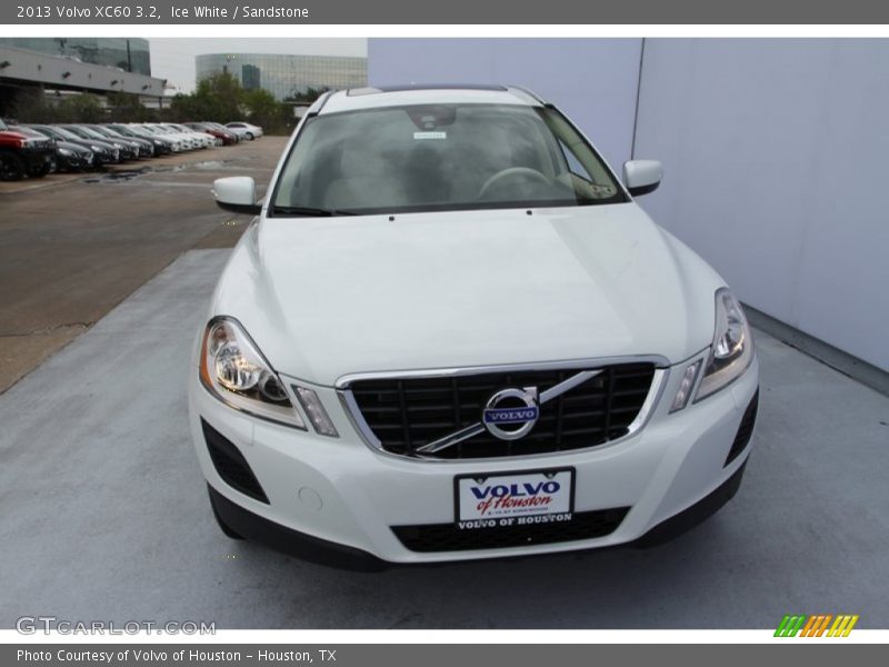 Ice White / Sandstone 2013 Volvo XC60 3.2