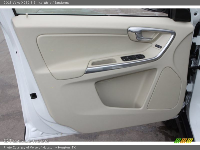 Ice White / Sandstone 2013 Volvo XC60 3.2