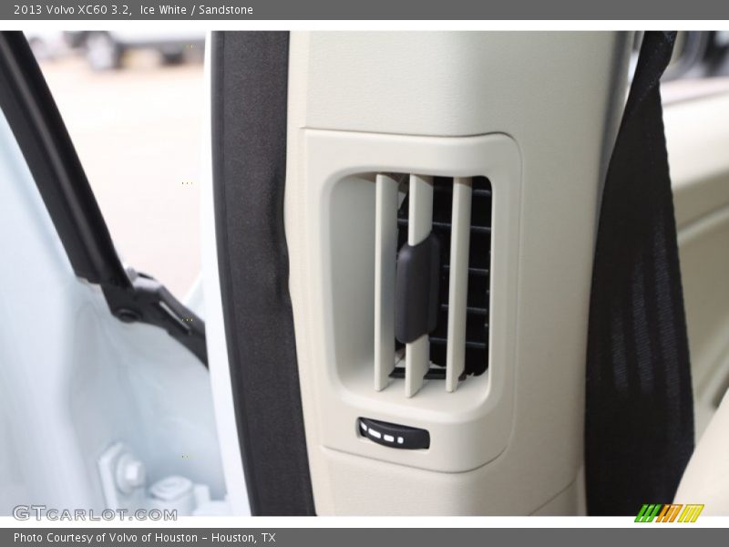 Ice White / Sandstone 2013 Volvo XC60 3.2