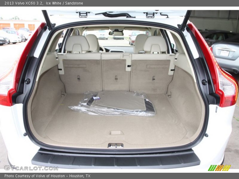 Ice White / Sandstone 2013 Volvo XC60 3.2