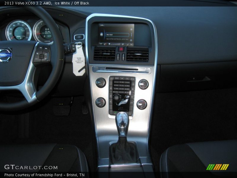 Controls of 2013 XC60 3.2 AWD