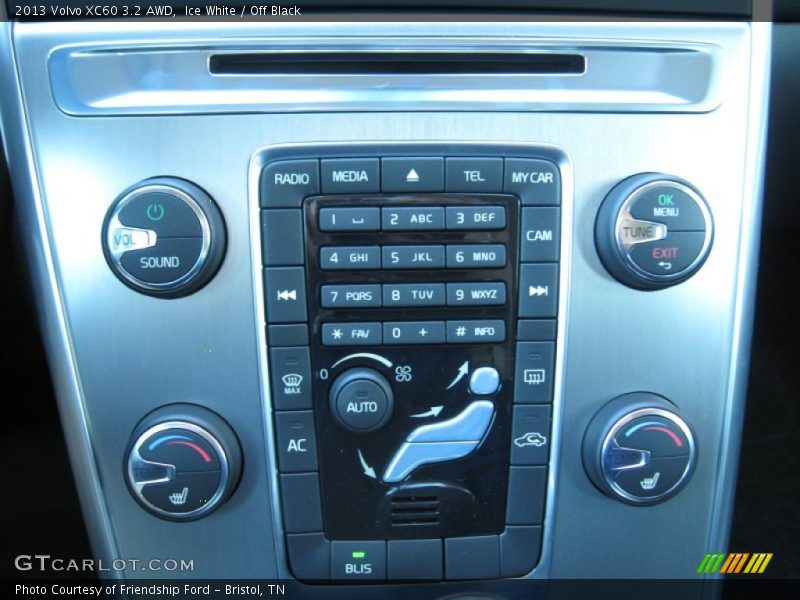 Controls of 2013 XC60 3.2 AWD