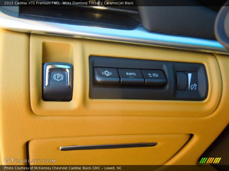 White Diamond Tricoat / Caramel/Jet Black 2013 Cadillac XTS Premium FWD
