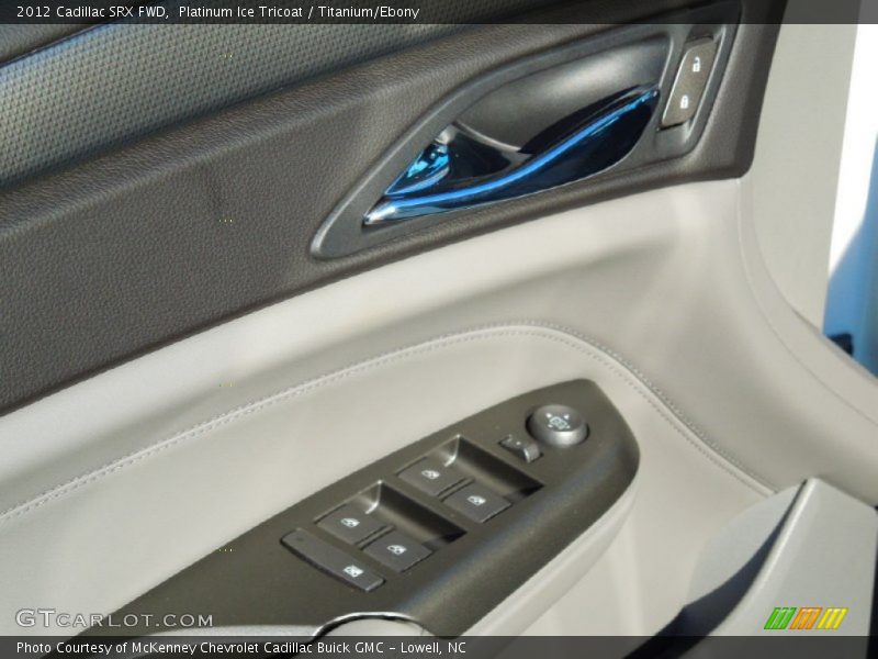 Platinum Ice Tricoat / Titanium/Ebony 2012 Cadillac SRX FWD
