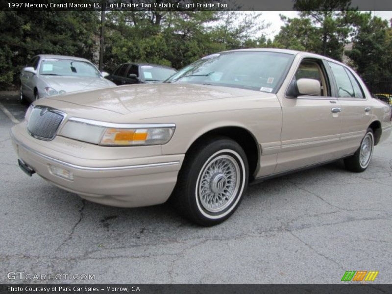 Front 3/4 View of 1997 Grand Marquis LS