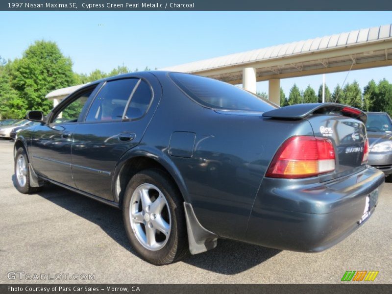 Cypress Green Pearl Metallic / Charcoal 1997 Nissan Maxima SE