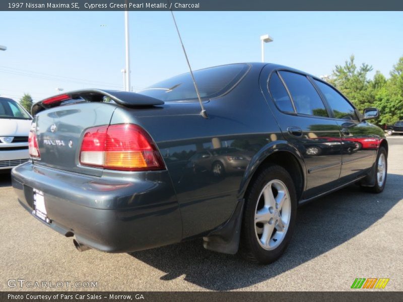 Cypress Green Pearl Metallic / Charcoal 1997 Nissan Maxima SE