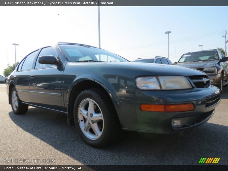 Cypress Green Pearl Metallic / Charcoal 1997 Nissan Maxima SE