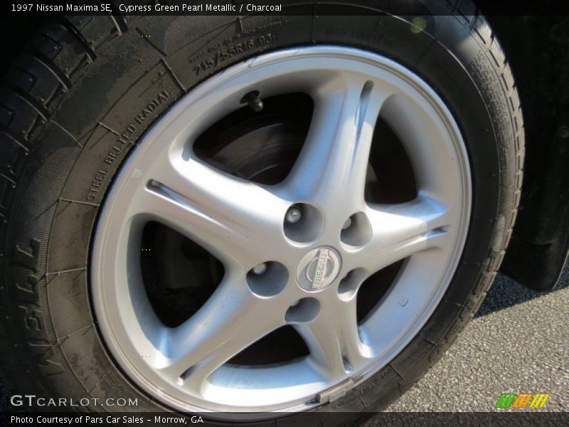 Cypress Green Pearl Metallic / Charcoal 1997 Nissan Maxima SE