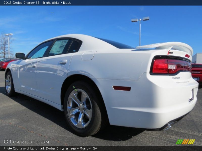 Bright White / Black 2013 Dodge Charger SE