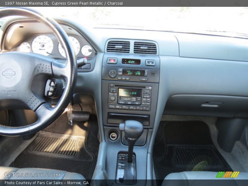 Cypress Green Pearl Metallic / Charcoal 1997 Nissan Maxima SE