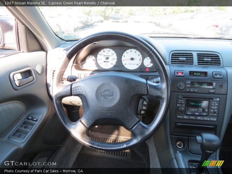 Cypress Green Pearl Metallic / Charcoal 1997 Nissan Maxima SE