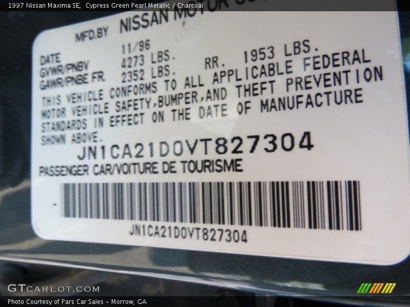 Cypress Green Pearl Metallic / Charcoal 1997 Nissan Maxima SE