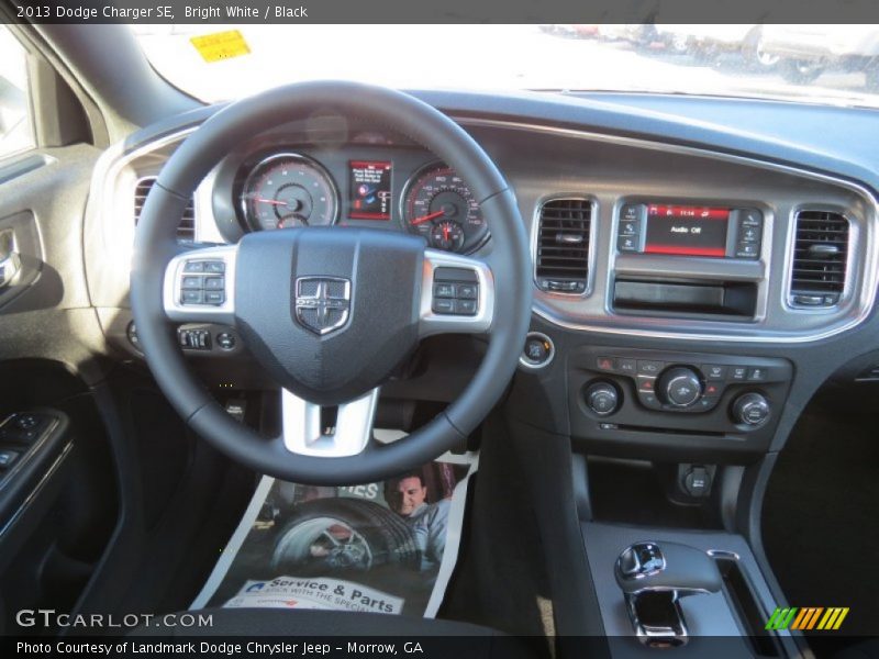 Bright White / Black 2013 Dodge Charger SE